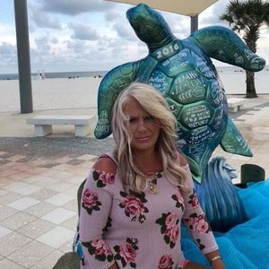 Meet your Posher, Alma